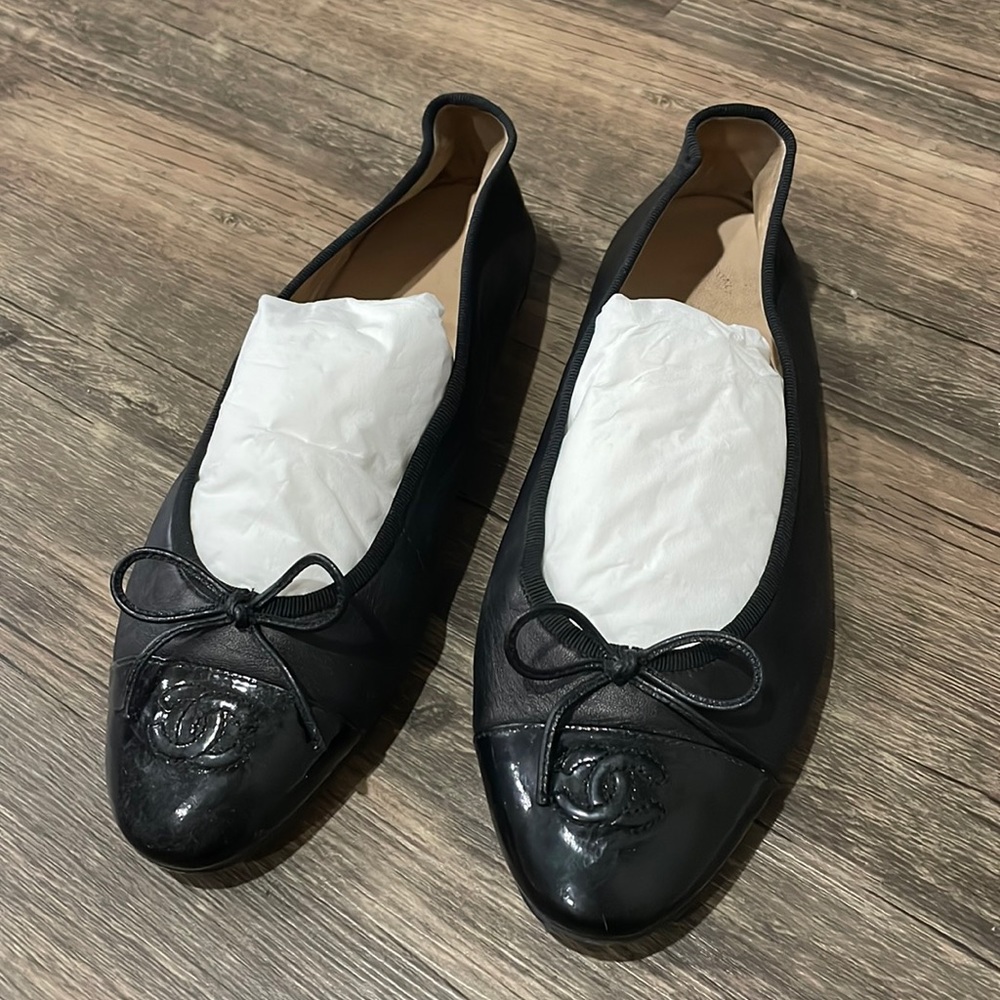 CHANEL Black Ballerina Flats Sz 39.5